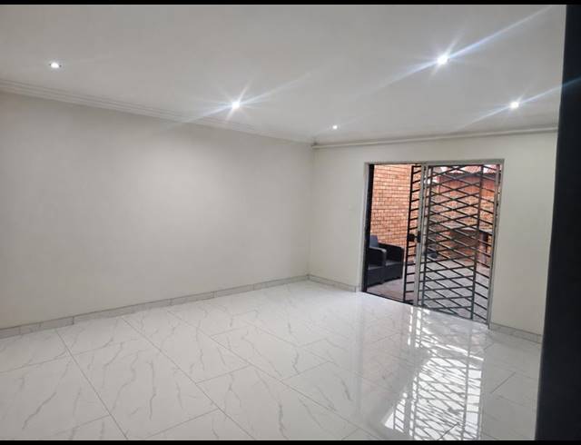 3 BEDROOM PROPERTY TO RENT IN BONAERO PARK